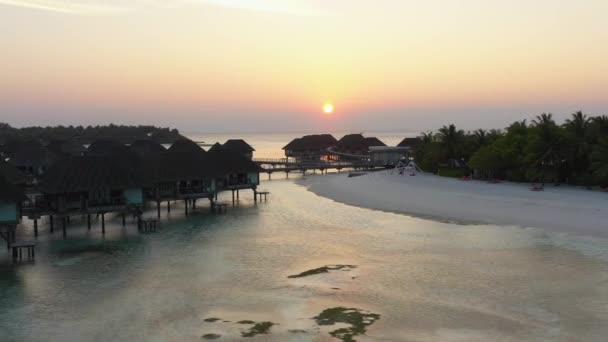 Flygfoto Över Tropiska Maldiverna Vid Solnedgången — Stockvideo