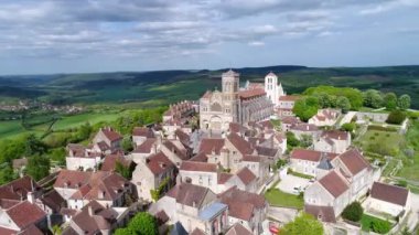 Vezelay 'in hava manzarası, Unesco dünya mirası alanı, Burgundy, Fransa