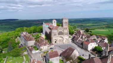 Vezelay 'in hava manzarası, Unesco dünya mirası alanı, Burgundy, Fransa