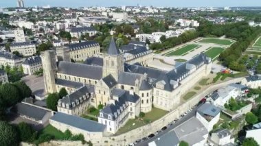 Caen, Fransa, Saint-Trinite Manastırı Kilisesi (Kutsal Üçlü). Abbaye aux Dames olarak da bilinen Sainte-Trinite Manastırı, Caen, Normandiya 'da bir kadın manastırı.