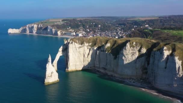 France Normandy Aerial View Etretat Aval Cliff Rocks Natural Arch — ストック動画