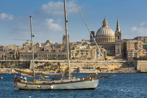 Málta Valletta Városkép Szent Pál Anglikán Katedrálissal Karmelita Templommal Sliemából — Stock Fotó