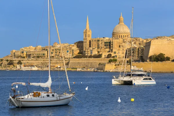 Malta Paul Anglikan Katedrali Ile Ufuk Çizgisi — Stok fotoğraf