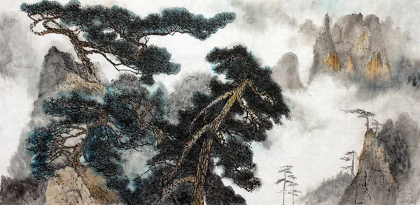 dağlar bulutlar ve asırlık çam ağaçları