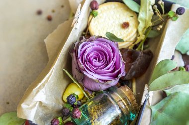 Küçük ayrıntılar çok kara kutu gül