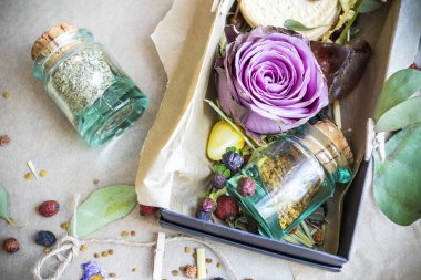 Küçük ayrıntılar çok kara kutu gül