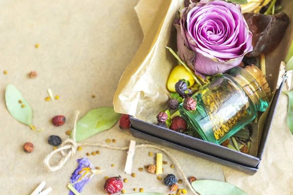 Küçük ayrıntılar çok kara kutu gül