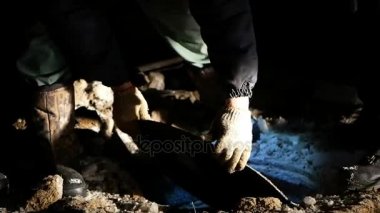 Saldırganların kapağı açmaya çalıştığınız