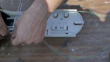 Fiber optik iletişim teknolojisi