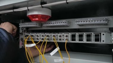 Sunucu odasında fiber optiği kapat.