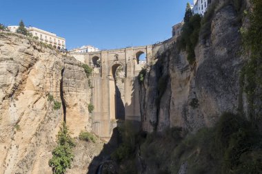 Ronda, Malaga, İspanya Guadalevin Nehri üzerinde yeni köprü. Popula