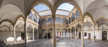 Palacio de Las Cadenas Belediye Binası Ubeda avlusuna gelsinler. Jaen p