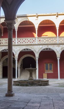 Ev ya da Davalos Palace, aslında Ubeda Art Schoool, Jaen kuleleri