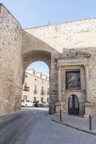 Ubeda dveře, Baeza, světového dědictví UNESCO, Jaen, Španělsko — Stock fotografie