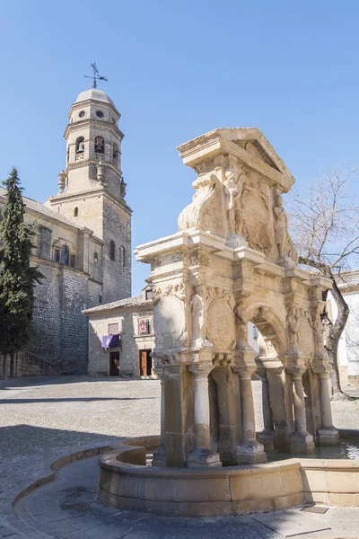 Santa Maria vierkante, Santa Maria fontein, Baeza kathedraal, Jaen, — Stockfoto