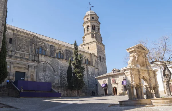Σάντα Μαρία τετράγωνο, Σάντα Μαρία κρήνη, Baeza καθεδρικό ναό, Jaen, — Φωτογραφία Αρχείου