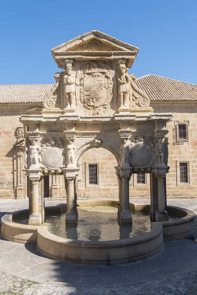 Fontana di Santa Maria a Baeza, Jaen, Spagna — Foto Stock