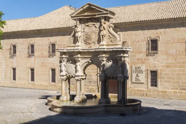 Fontana di Santa Maria a Baeza, Jaen, Spagna — Foto Stock