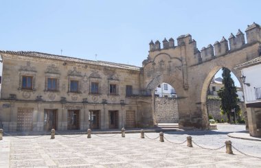 Villalar Ark ve Jaen kapısı, Populo kare, Baeza, Jaen, İspanya