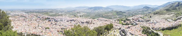 Vista panorámica de la ciudad de Jaén desde el punto de vista de Santa Catalina Cross, S —  Fotos de Stock