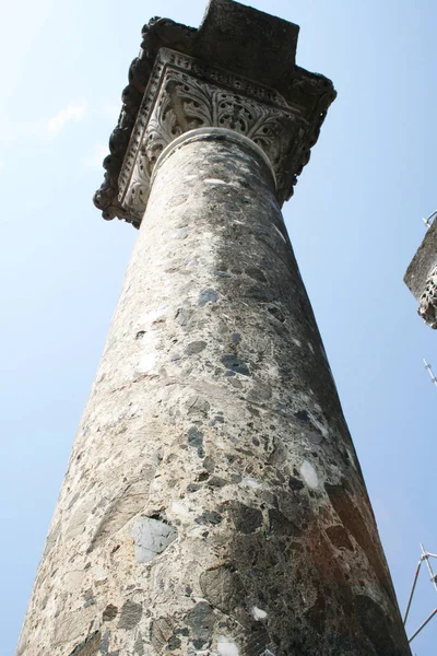 Couldron sten kapital från antika Filippi — Stockfoto