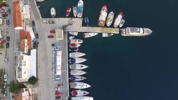 Яхтинг в красивой Греции — стоковое видео