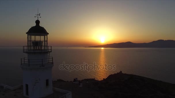 Mykonos vuurtoren in Griekenland — Stockvideo