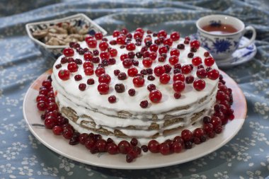 Ana pasta doğum günü partisi için yaptı.