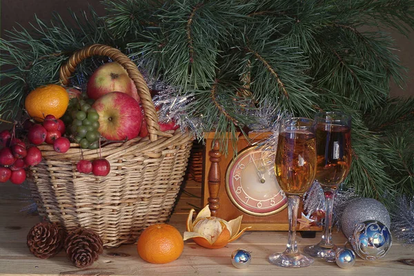 Christmas Still Life Champagne Colored Sequins Few Hours Eve New — Stock Photo, Image