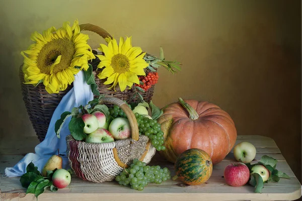 Осенний состав фруктов и овощей — стоковое фото