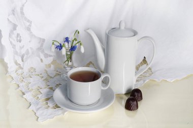 çay Kupası ve su ısıtıcısı