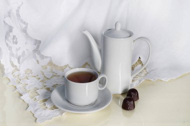 çay Kupası ve su ısıtıcısı