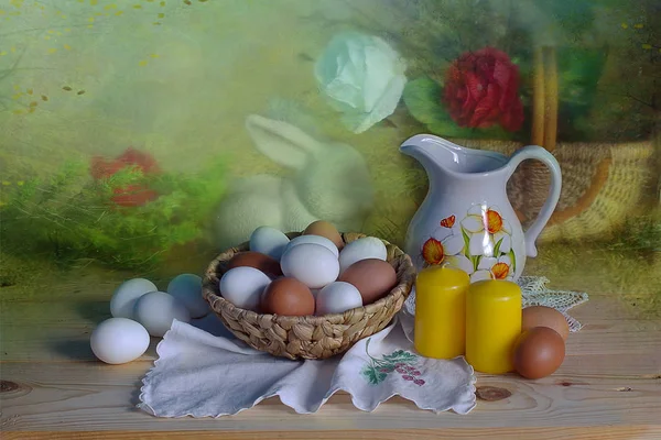 Pasen Stilleven Feestelijke Tafeldecoratie Met Gekleurde Eieren — Stockfoto
