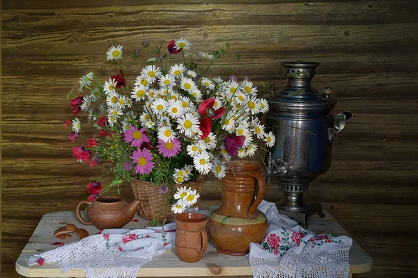 Natură Statică Flori Obiecte Casnic Antice Fundal Fundal Din Lemn — Fotografie, imagine de stoc