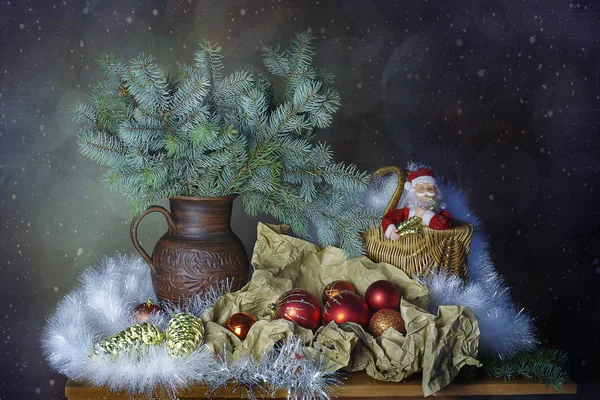 Vánoční Fotografie Modrými Jedlovými Větvemi Santa Claus Vánoční Koule Víle — Stock fotografie