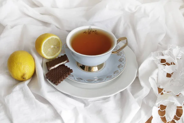 Чашка Горячего Чая Белой Салфетке Столе — стоковое фото