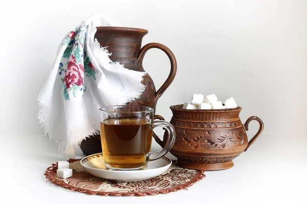 Чашка Чая Столе Сладостями Белом Фоне — стоковое фото