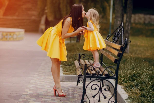 Madre e figlia — Foto Stock