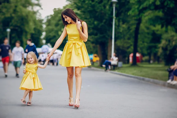 Mor och dotter — Stockfoto