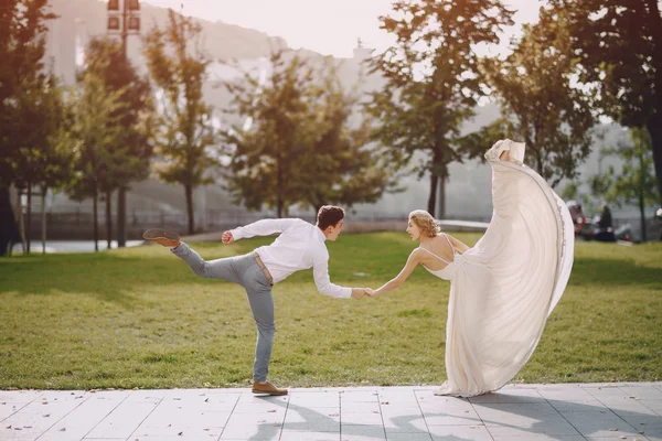 Wedding day in Budapest — Stock Photo, Image