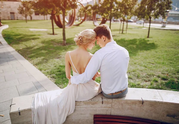 Wedding day in Budapest — Stock Photo, Image