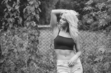 şık kız sarışın