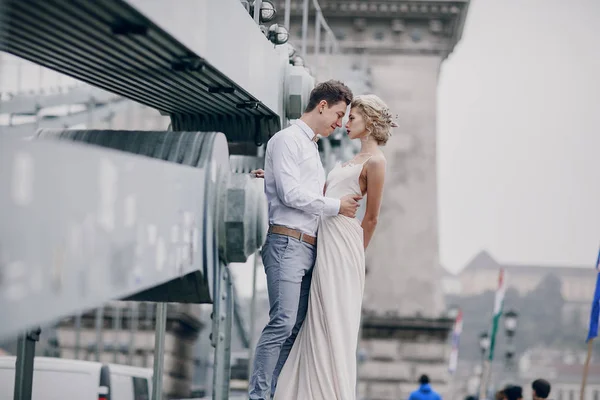 Wedding day in Budapest — Stock Photo, Image