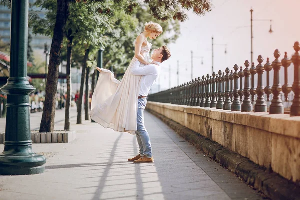 Giorno del matrimonio a Budapest — Foto Stock