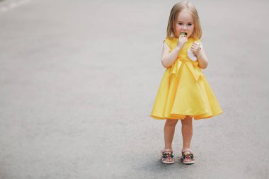 küçük güzel kız