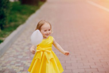 küçük güzel kız