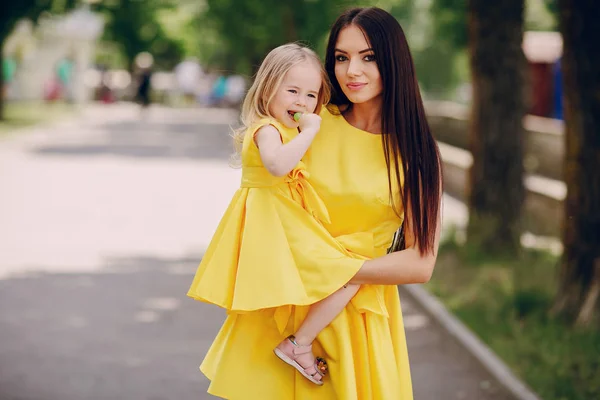 Moeder en dochter — Stockfoto