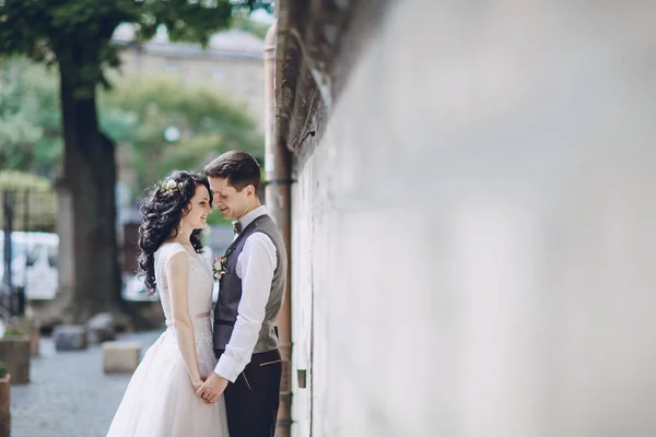 Boda real en el casco antiguo —  Fotos de Stock