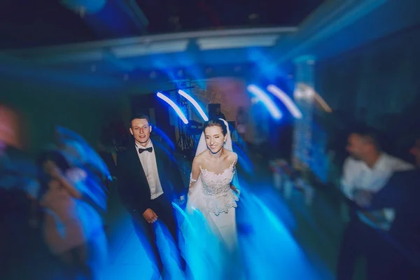 Ilk düğün dansı — Stok fotoğraf