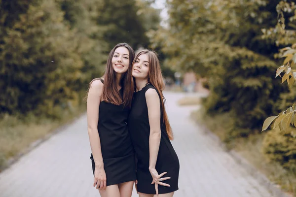 Dvě krásné dívky — Stock fotografie